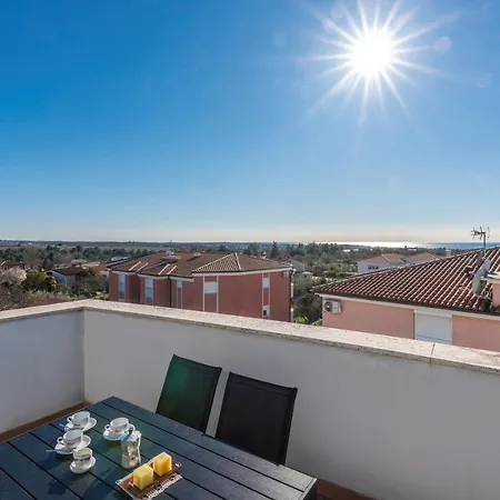 Giuliano With Sea View Apartment